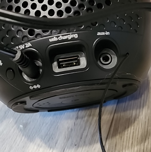 iHome Bluetooth Digital Alarm Clock - Picture 10 of 16